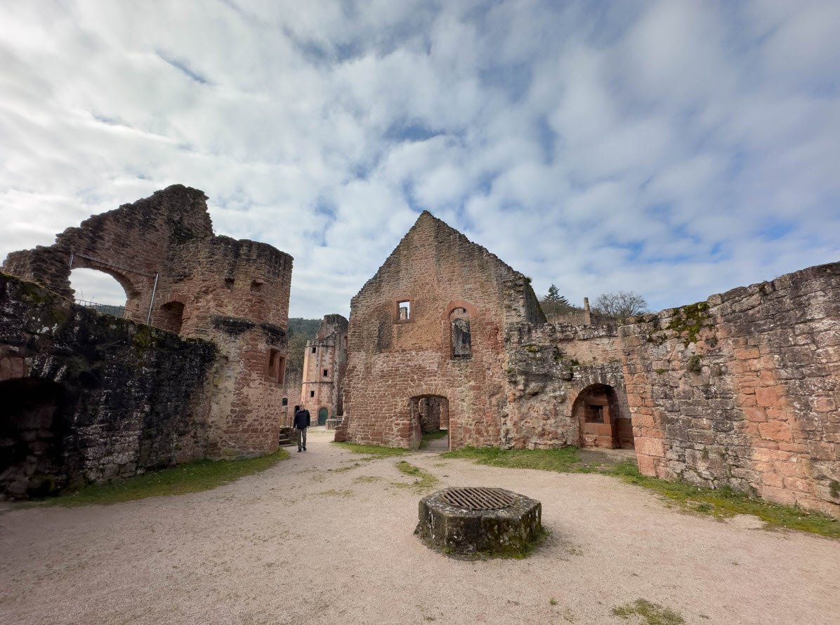 Ruinen Jagdschloss Schaudichnichtum, Bad Dürkheim, Germany, Germany